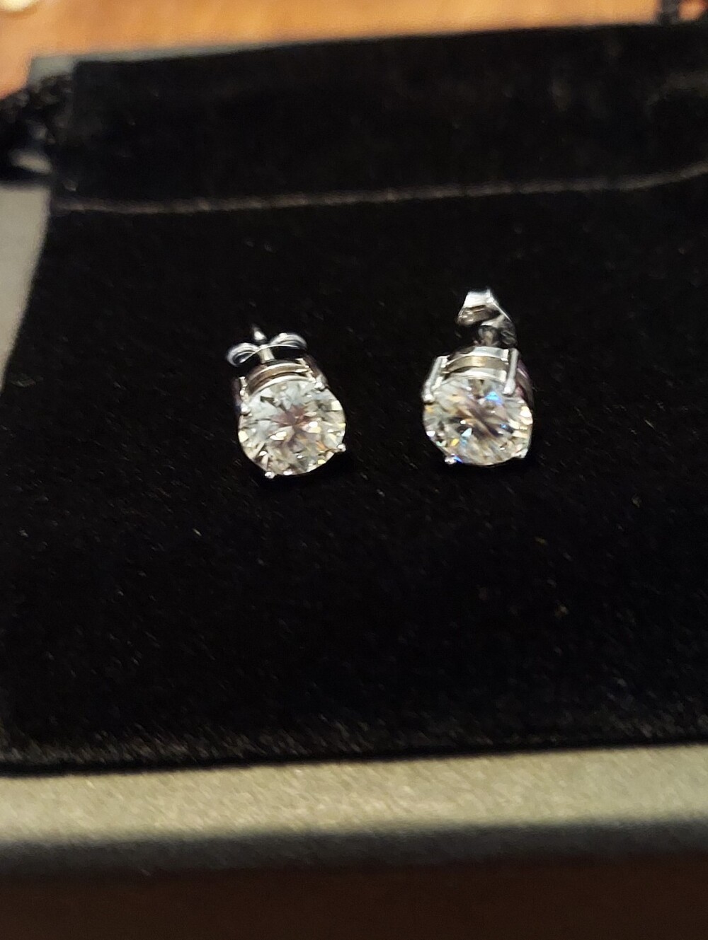 🆕️ 2 CT Moissanite Diamond 925 Sterling Earrings